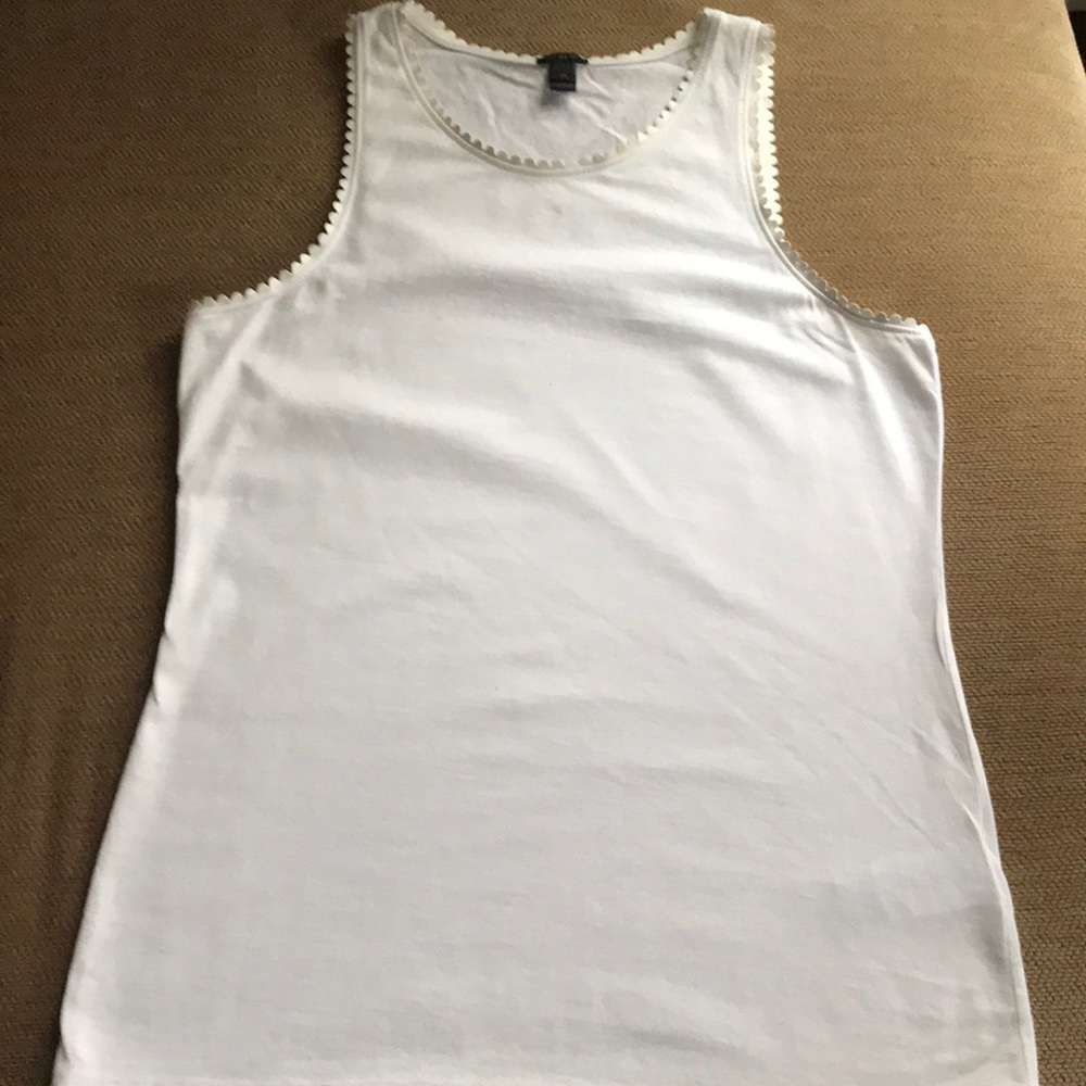 Sleeveless tank